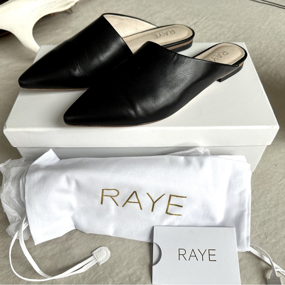 RAYE starlet in black leather. Beautiful slip on flat with great style. Size 8